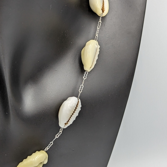 Vintage Sterling Silver and MONEY COWRY Shell Necklace - Picture 5 of 10